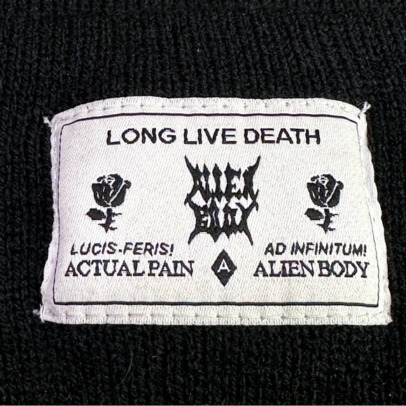 Alien Body long live death knit beanie ski cap hat‎ NWOT - Picture 2 of 2